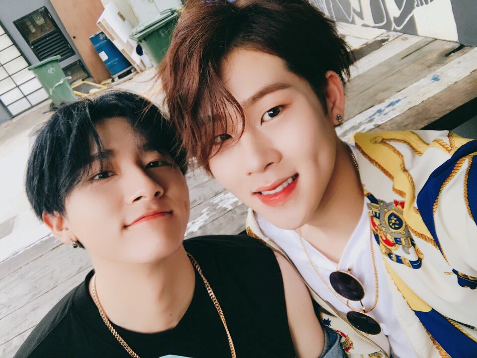 [#주헌] 귀엽고 멋있고 섹시한 내 동생 임창균 I.m 너가 있어서 참 든든하고 늘 언제나 형 옆에서 도와주고 웃겨주고 해서 참 고맙고 사랑스러운 창균아 태어나줘서 한번더 고맙고 최강랩퍼 최고의 콤비 꿀꿍이 되어줘서 또 고맙다 사랑하고 생일 너무 너무 축하해 올해 누구보다 멋진 랩 많이 하자~