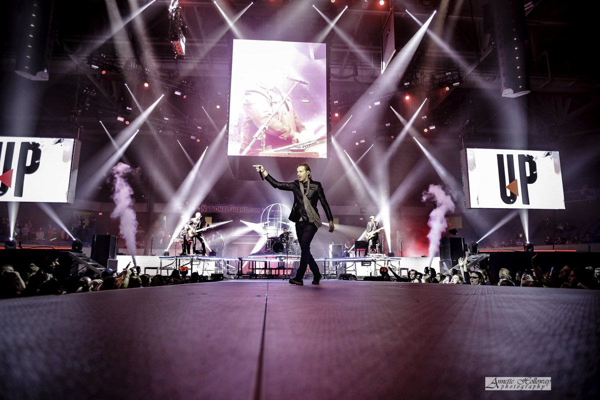 AnnetteHolloway's tweet photo. #tbt BUILDING 429
πΆWe came to light it up.... If we were born to be a flame Then we're gonna light a bonfire π₯
πΈ @AnnetteHolloway @Building429 @jroymusic
#b429 #ahb429 #building429 #ahbuilding429
#winterjam #ahwinterjam #jamtour #winterjam2018 https://t.co/mpVItsOh37