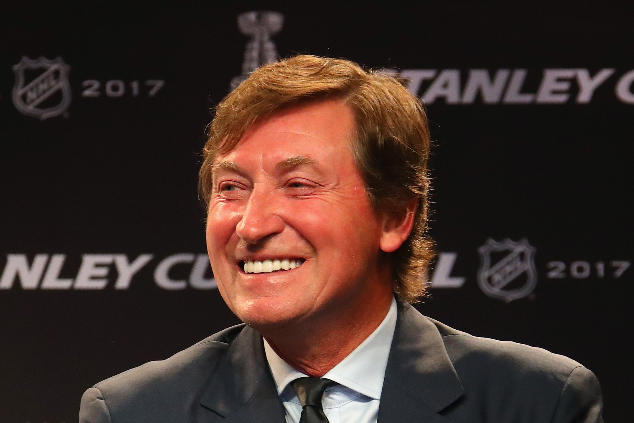 Happy 57th birthday to \"The Great One.\" Wayne Gretzky turns 57 today.  