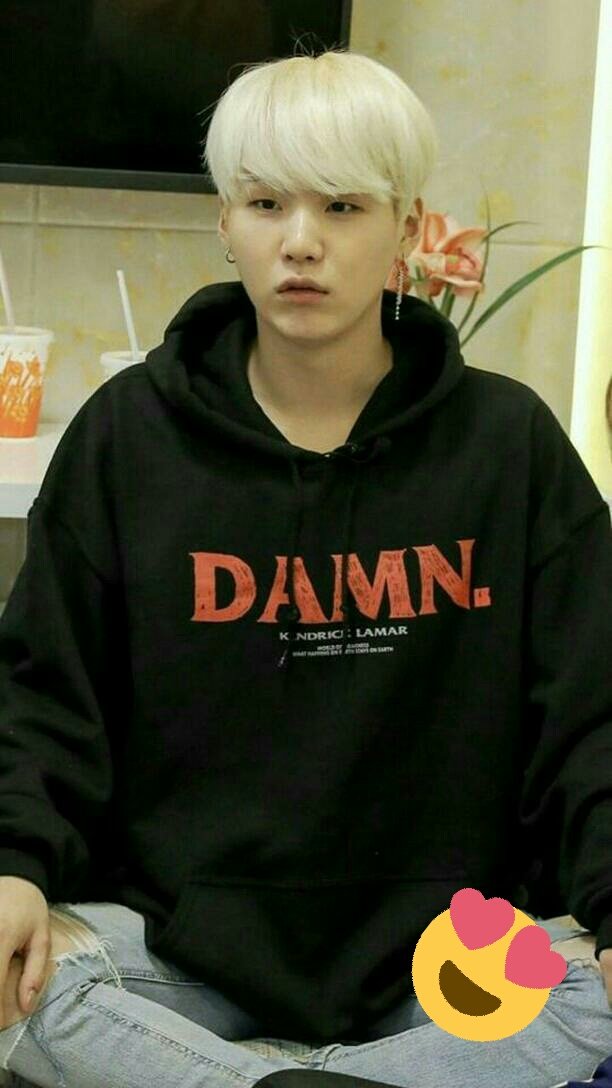 KFangirrl's tweet photo. #iHeartAwards #BestBoyBand #BTS #macedonianeedsbts #macedonianfanarmy https://t.co/DRWgTf2pjw
