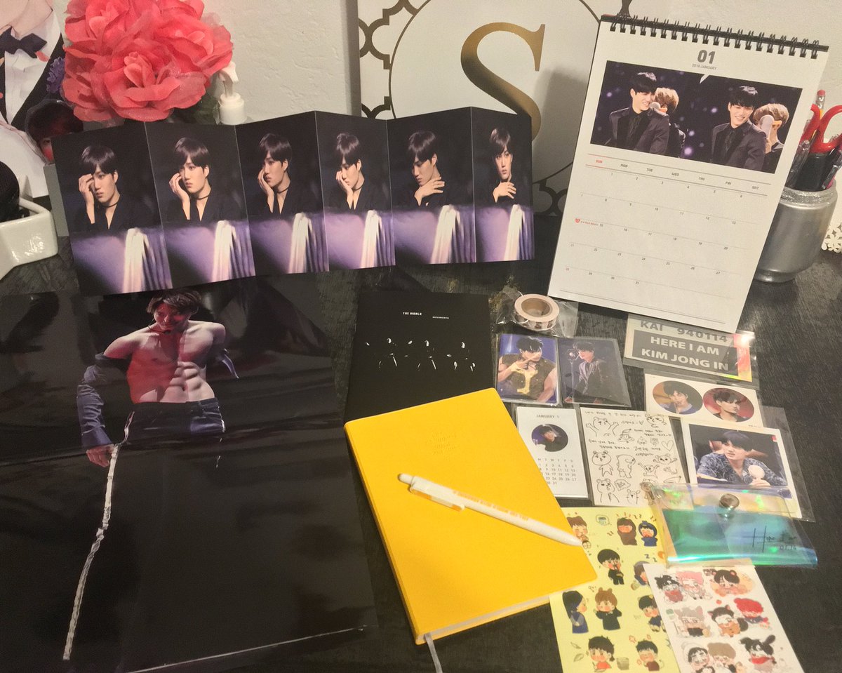 sekai_tbh's tweet photo. my βFill The World With Sunshineβ Kai Seasons Greetings set by @movimiento_kai arrived safely! thank you so much @dancingninibear ππ #dnbFB https://t.co/R2auZlCEvG