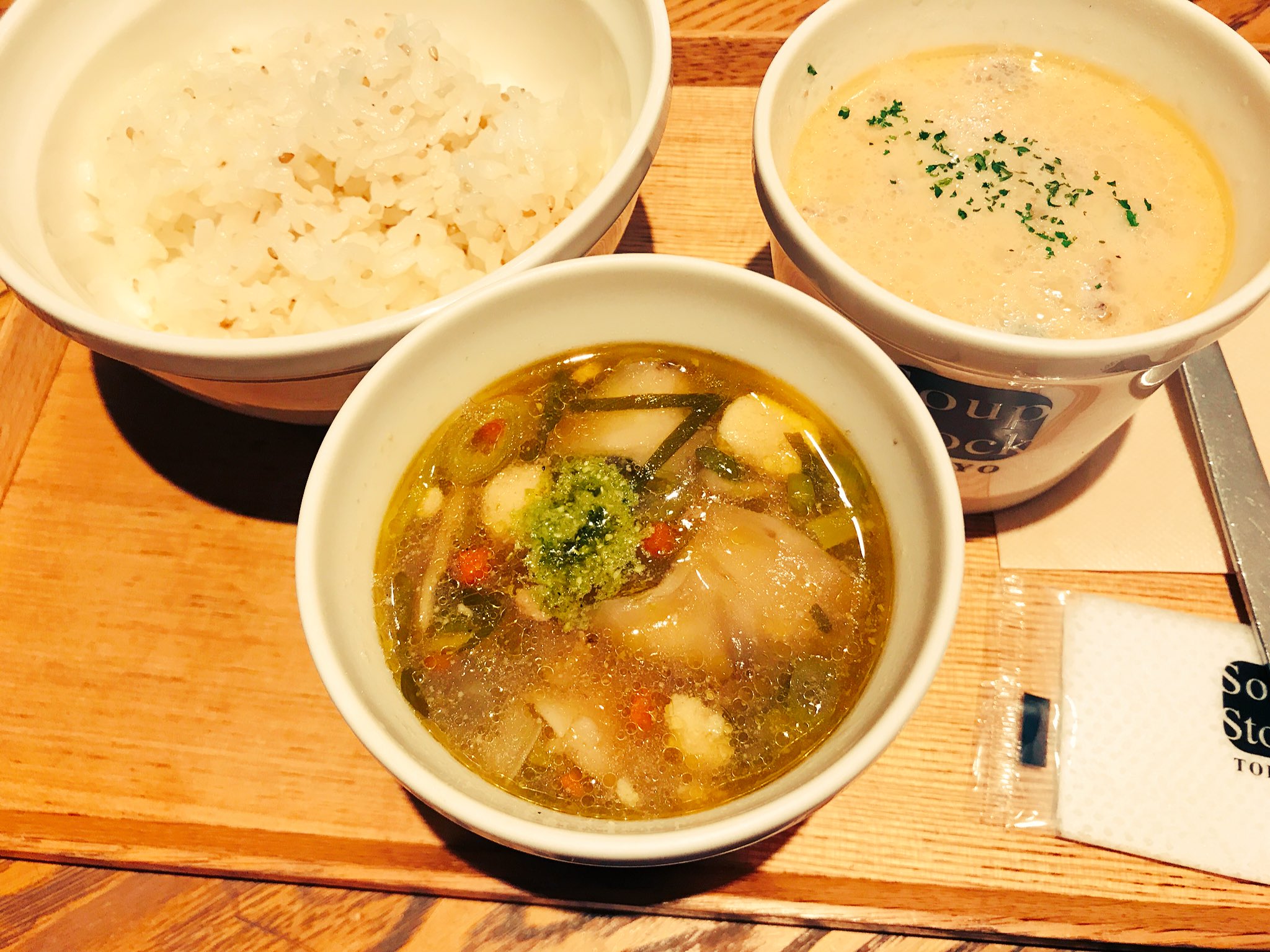 赤飯 セキはん オメでたい頭でなにより コロナナモレモモ スープストック 新作の略し方聞き逃しました 店員さん教えてください 九条葱と鴨だしの和風スープ 栗ときのことサルシッチャのクリームスープ です このあとチェも食べましたがはちゃめちゃに