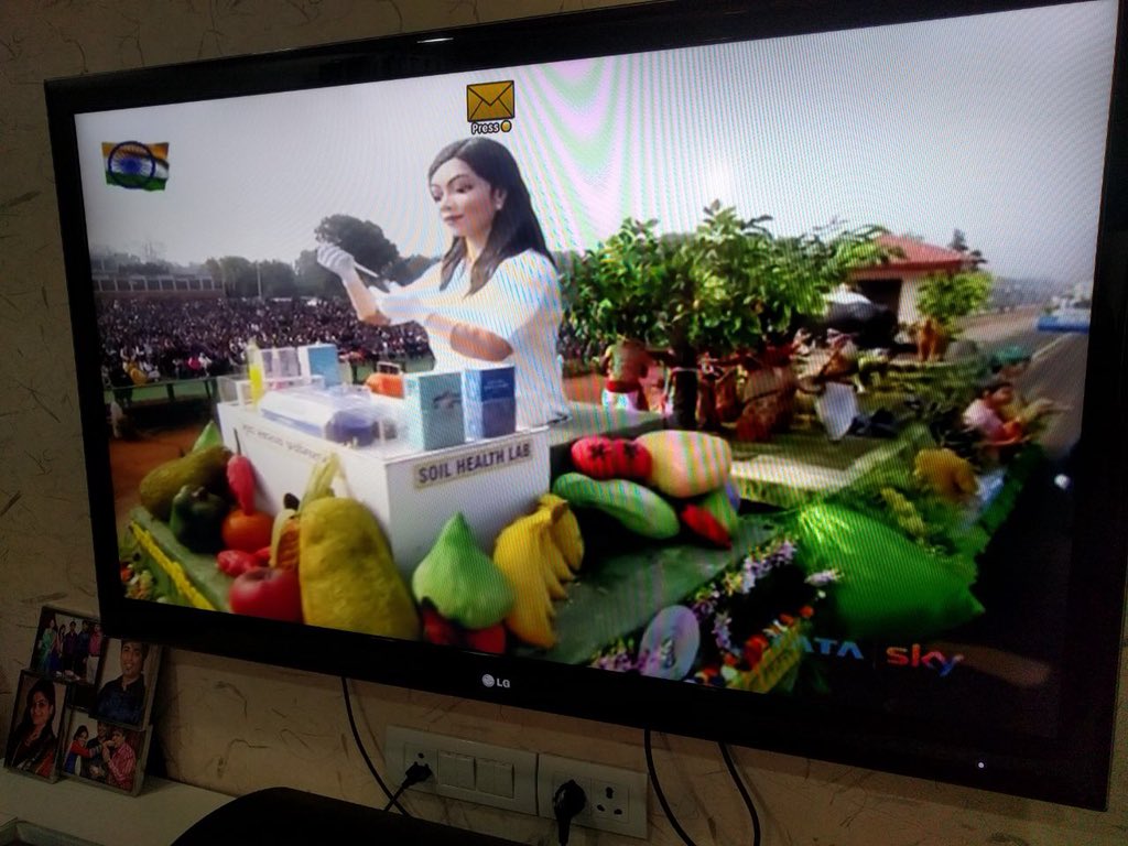 adidaga's tweet photo. Proud to see @AgriGoI & @icarindia promoting #SoilTesting at #RepublicDay parade ! @RadhamohanBJP @gssjodhpur @DDKisanChannel @mygovindia @PSIAmravati . #SoilTesting will #TransformFarmers for betterment, prosperity and #EaseOfFarming ! https://t.co/jqVRxlrrcr