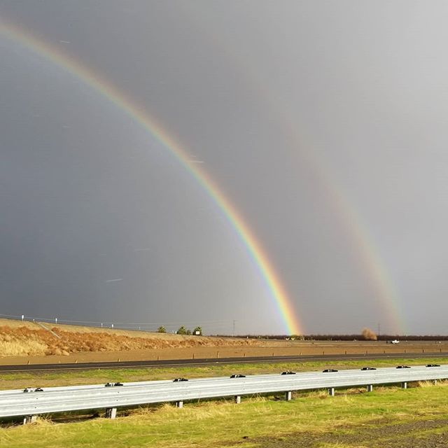 vr0d's tweet image. Lots of rainbows on the drive to LA today. #rainbows ift.tt/2Eboxfk