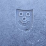 白き雪にスライムが笑う？雪で靴底のニコニコ足跡が白日のもとにさらされるｗ