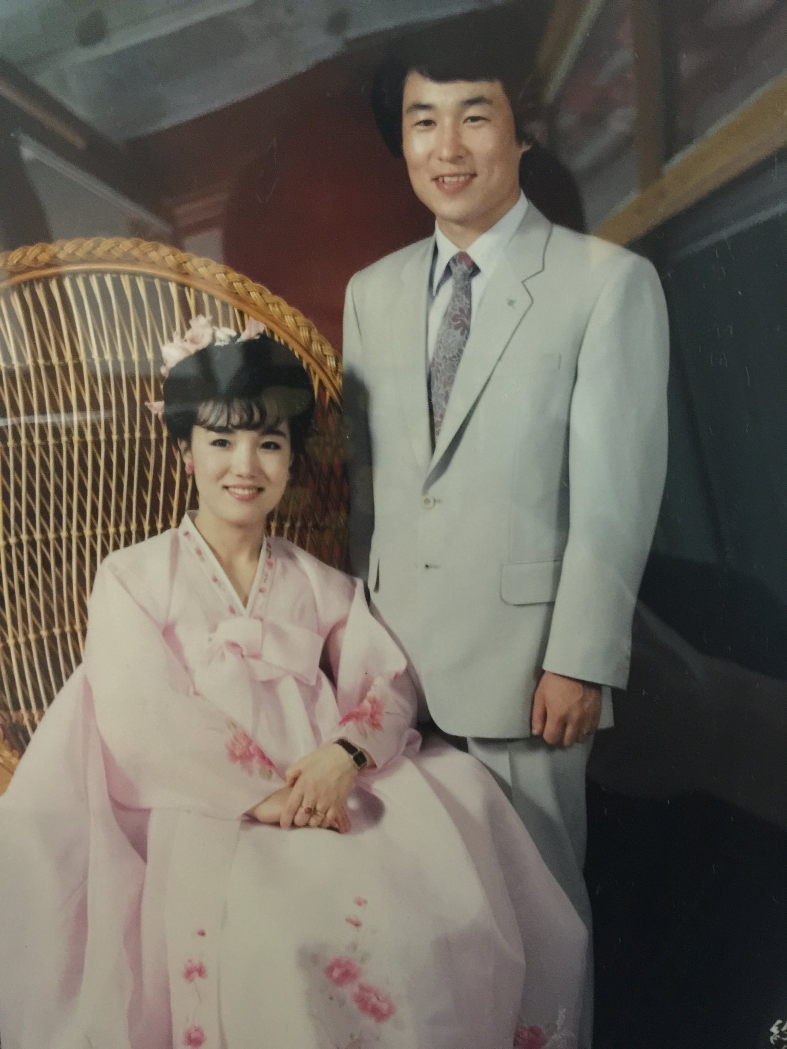 최태주 テジュ Taeju 昔の写真を見てると 急に うおおおお お母さんお父さん 会いたいです かっこいい お父さん 綺麗な お母さん T Co Nr66iodkor Twitter