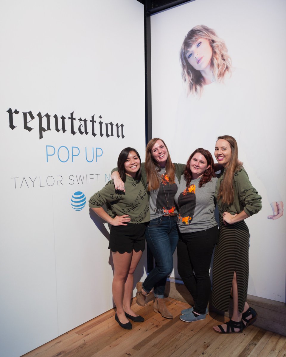 Maddiwonders's tweet photo. so...I miss these faces and our FAIRY GODMOTHER POP QUEEN CAT LOVER RAY OF SUNSHINE FRIEND @taylorswift13 ❤️ @tayslayswift13 @longlivethtlook @TinyLou_13 #RepPopUpATT @ATT @taylornation13 #TBT https://t.co/12yeriDCY3