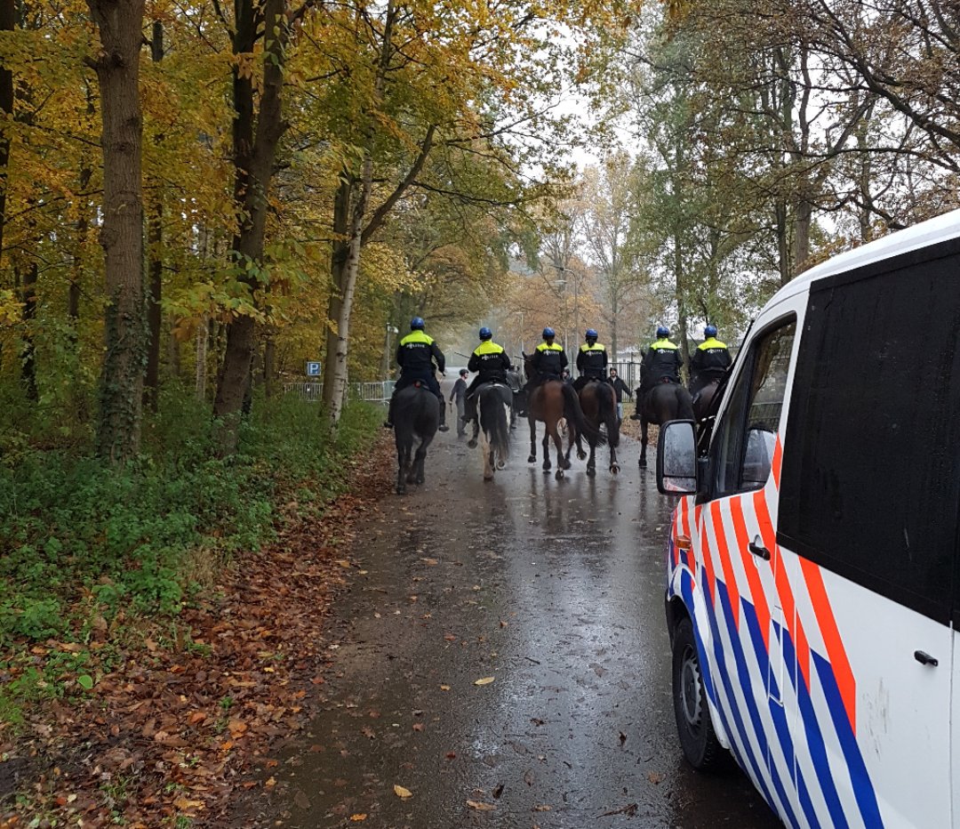 Eerst het uiterste vragen van je mensen en na vier loodzware reorganisatiejaren vragen om meer flexibiliteit? Kom nou. Terechte boosheid van onze politiemensen.  #geengoedbegin #caopolitie ad.nl/binnenland/cao…