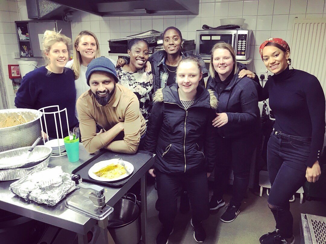 Super5LeagueMen's tweet photo. Big shout out to the ballers from our league who swapped Footi for a night out at the St Paul’s Church in Hackney feeding the homeless and those less fortunate within our communities, they all provided first class service on the night, may they stay forever blessed 🥅⚽️🏆 https://t.co/eRnBsdjYpK
