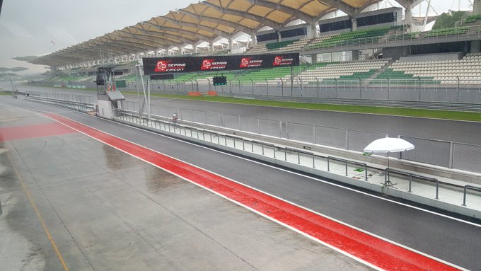 Lihat gambar di Twitter