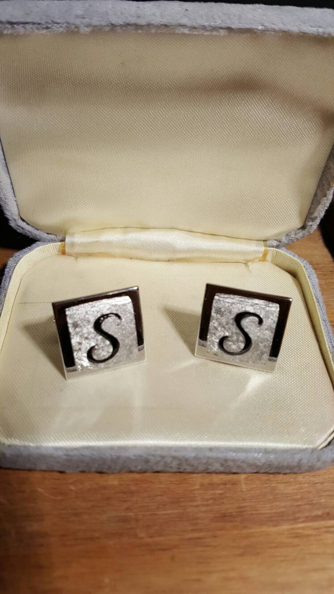 JonesJustgemzs's tweet image. Swank Initial cufflinks silver cufflinks Swank cufflinks weddin… tuppu.net/562fce92 #gotvintage #SilverInitialS