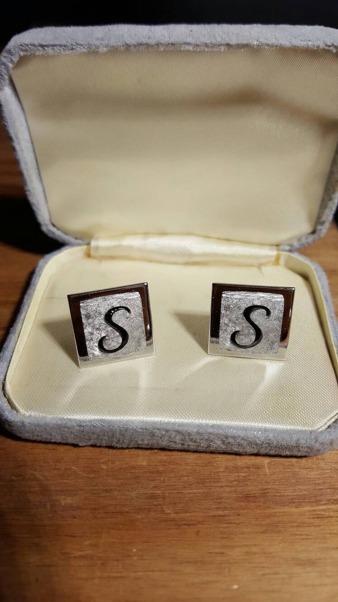 JonesJustgemzs's tweet image. Swank Initial cufflinks silver cufflinks Swank cufflinks weddin… tuppu.net/562fce92 #gotvintage #SilverInitialS