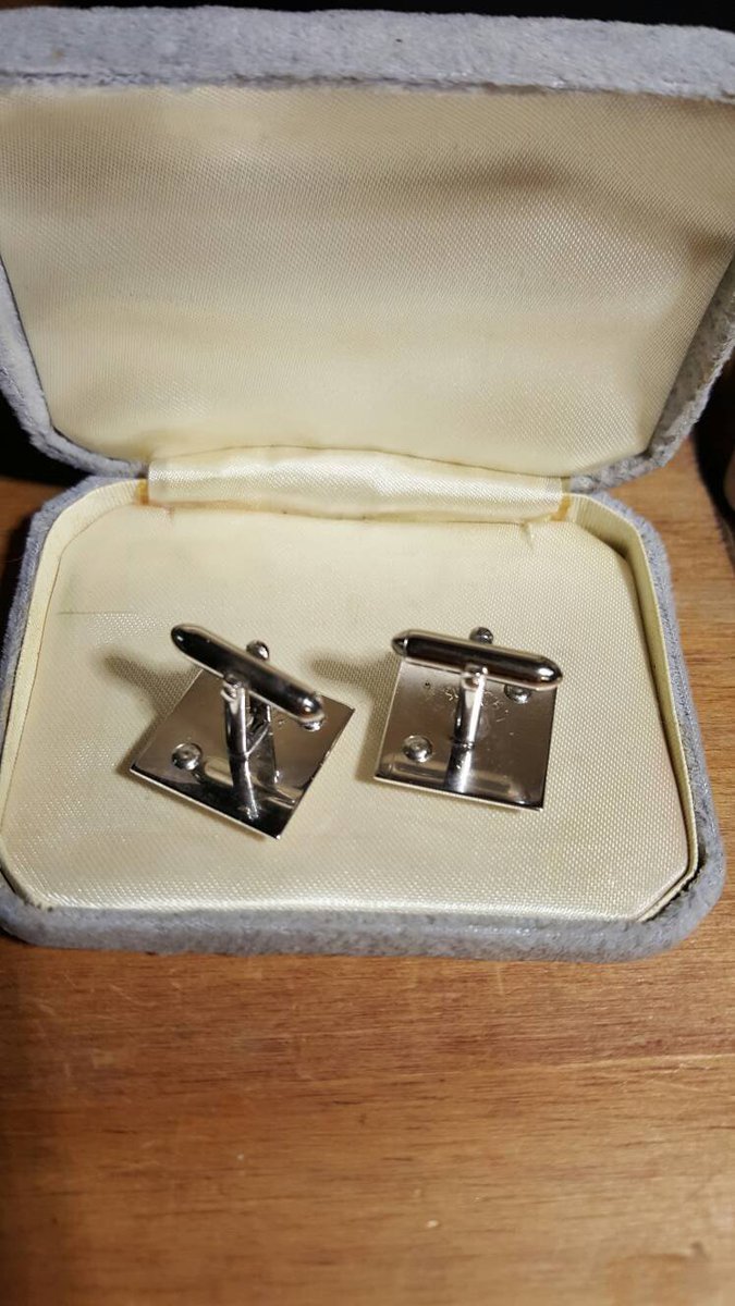 JonesJustgemzs's tweet image. Swank Initial cufflinks silver cufflinks Swank cufflinks weddin… tuppu.net/562fce92 #gotvintage #SilverInitialS