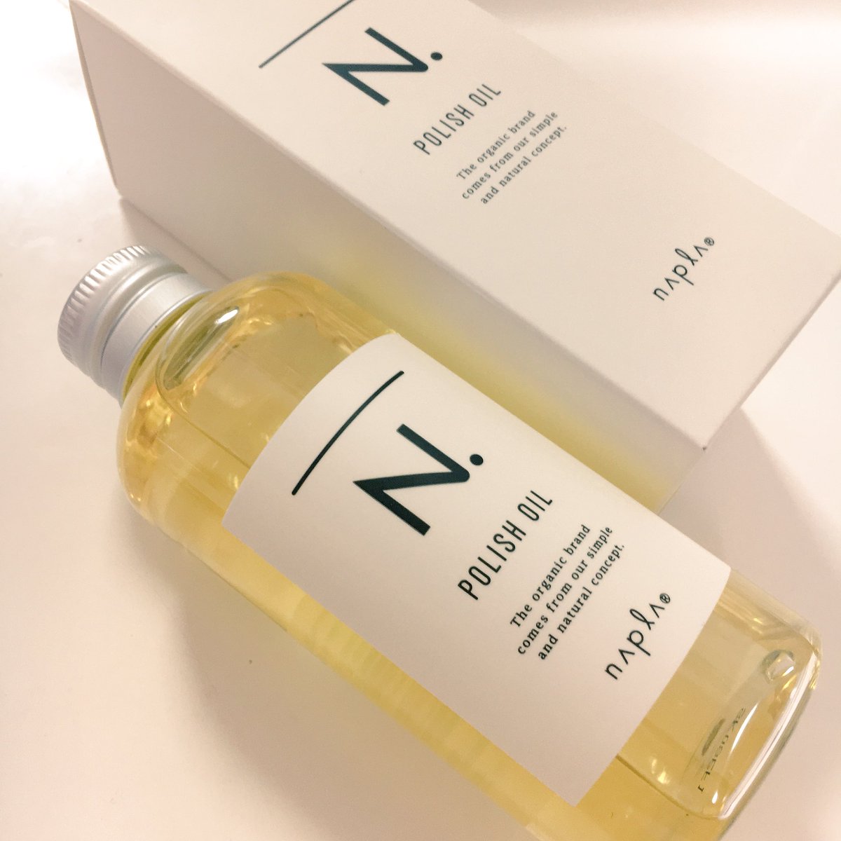 ここあここ シュワルツコフのヘアオイルを使い切り 次はn に 香りは柑橘系っぽい オイルの割にサラサラ したテクスチャ 軽いかなーと思いきや 仕上がりはしっとりさせつつ サラサラ シュワルツコフはかなり重いオイルで しっとり潤うけど