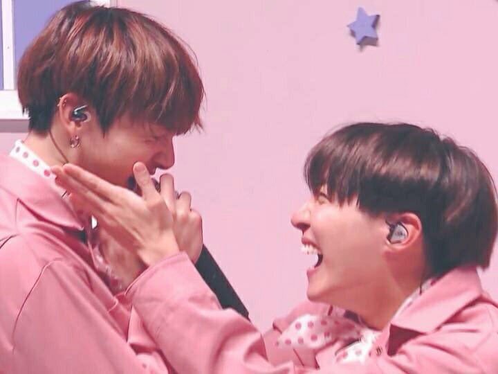 97HouseOfBTS's tweet photo. @BTS_twt #iHeartAwards #BestFanArmy #BTSARMY THE LITTLE BABY OF BANGTAN.. AND MY BABY HEHEHE 😍😍😂😍 https://t.co/IadniOLTES
