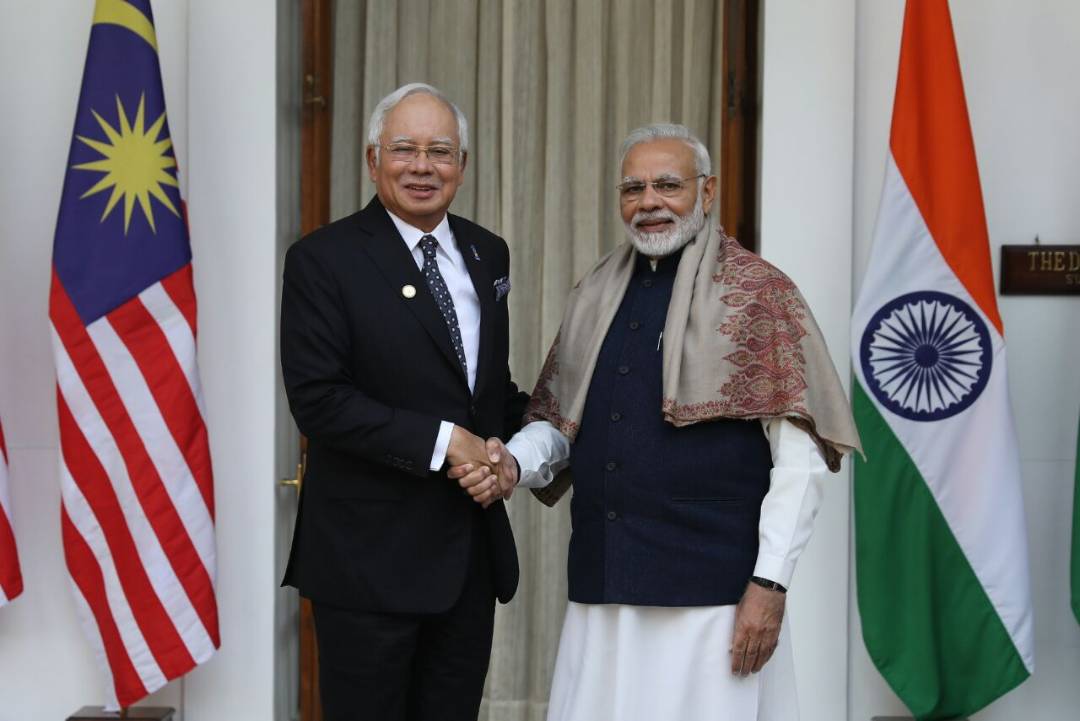 NajibRazak's tweet photo. Great meeting with PM @narendramodi. We had a fruitful discussion on further enhancing Malaysia-India cooperation.

Thank you again for the warm welcome and hospitality https://t.co/qhmsrMyqN8