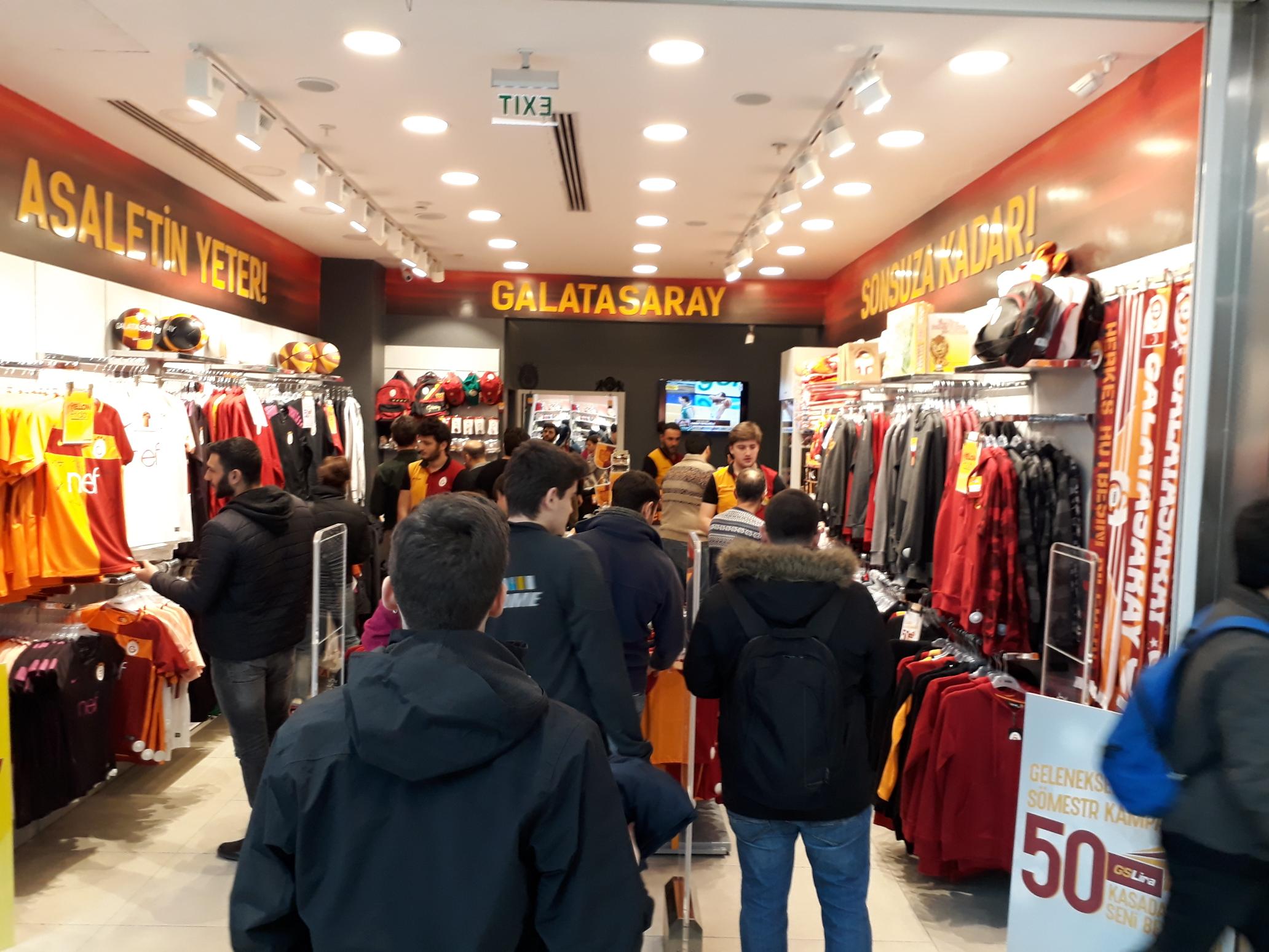 Galatasaray Sk On Twitter Bodrum Bursa Marmarapark Ve Umraniye Gsstore Magazalarimizdan Yellowfriday Kareleri Https T Co F1bhytvwot Twitter