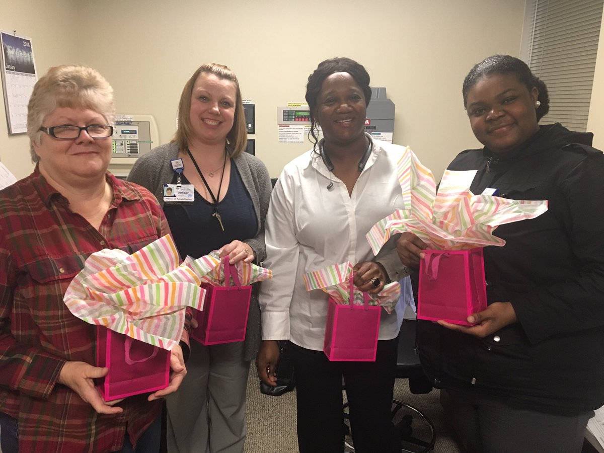 TiffaniHRVP's tweet photo. Thanks to our EAG who created our  pay-it-forward challenge. A department will do something special for another department and they will in turn pay-it-forward. HR kicked it off by recognizing our wonderful PBX Team. Thanks for all you do! #sshcproud https://t.co/ChVcXIqSKZ