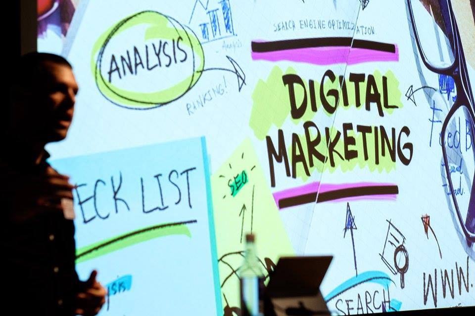 Op 5 april 2018 wordt de tweede editie van de Masterclass Award Winning Strategies georganiseerd. Ben jij benieuwd naar de winnende cases van DSA'17? Kom ook naar de Masterclass en leer van hun strategieën 🧐 📝 Kijk op dutchsearchawards.nl/masterclass voor meer informatie!