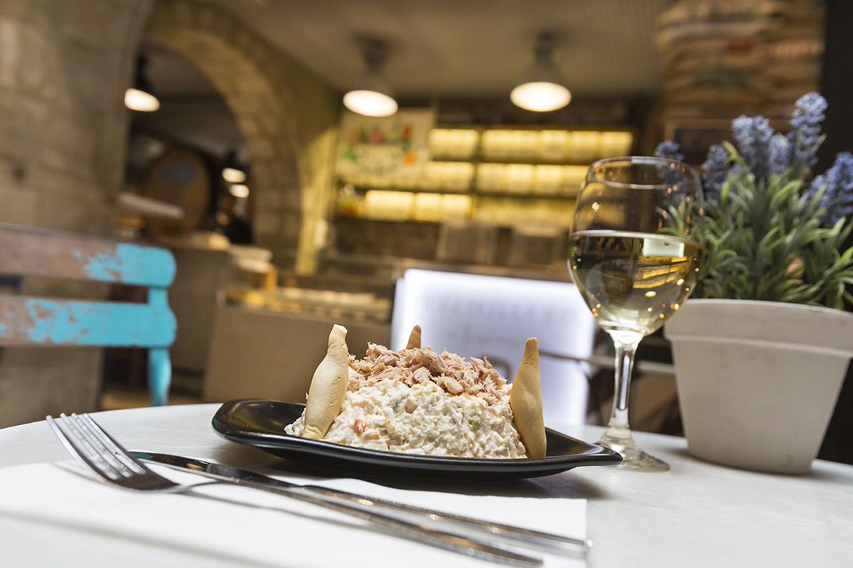 Happy #Friyay 🎉😉😄  Tienes que probar nuestr súper ensaladilla... y, si puedes, compártela! (O pídete otra para ti...) 😎🎉

📲 Mercatprincesa.com