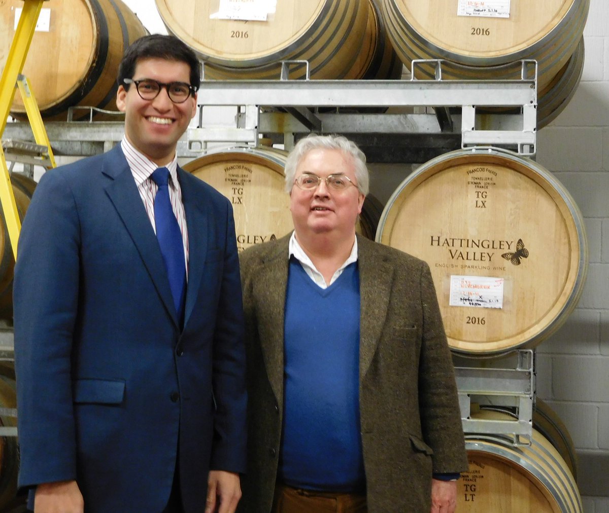 TeamRanil's tweet image. Ranil recently visited @hattingleywines—unfortunately, right in the middle of his #DryJanuary—to learn more about the growing English wine industry🍷🥂🍾, with plenty of @tradegovuk opportunities. #FreeTrade #ConsumerFocused