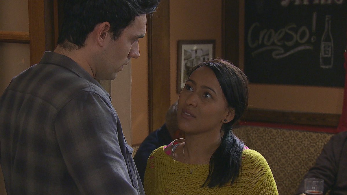 pobolycwm's tweet photo. Pennod neithiwr ar gael i wylio nawr... Last night's #pobolycwm is available to watch now @BBCiPlayer π https://t.co/OmE4QIOR3C π±π» #pobol #Drama π± https://t.co/5DraBSnvlM