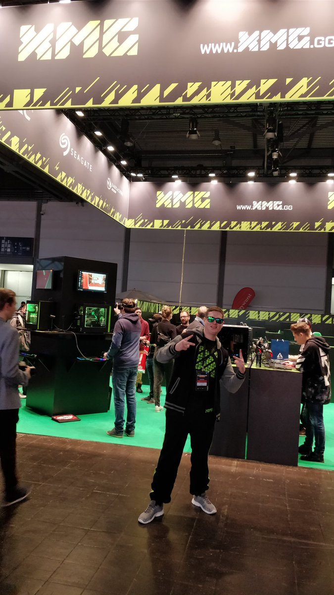 EricFinnOltmann's tweet photo. Whazzup guys !!! VRBaSE :P @DreamHackDE #Dreamhack #xmg_gg #vrbase https://t.co/DCYQ6890cj