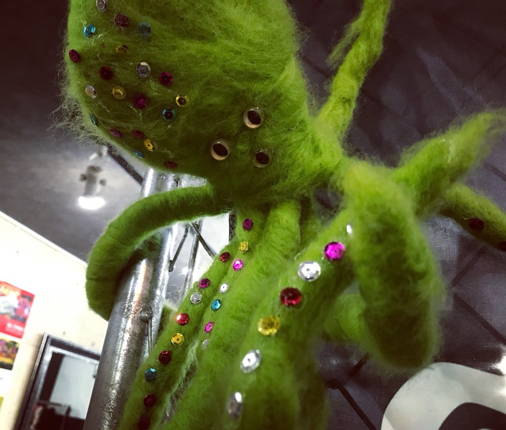 mimic_14's tweet photo. 本日もありがとうございました😌✨
寒さのせいか待合のタコさんの顔も険しいです🐙笑
明日もよろしくお願いします( ˘ω˘ )

#派手髪 #原色カラー  #トリックカラー #トリックスタイル #トリックヘアー #COLORTRICK #trickstyle #trickhair #美容室 #ミミック広島 #mimic #hairstudiomimic #広島 https://t.co/bhoylhah6G