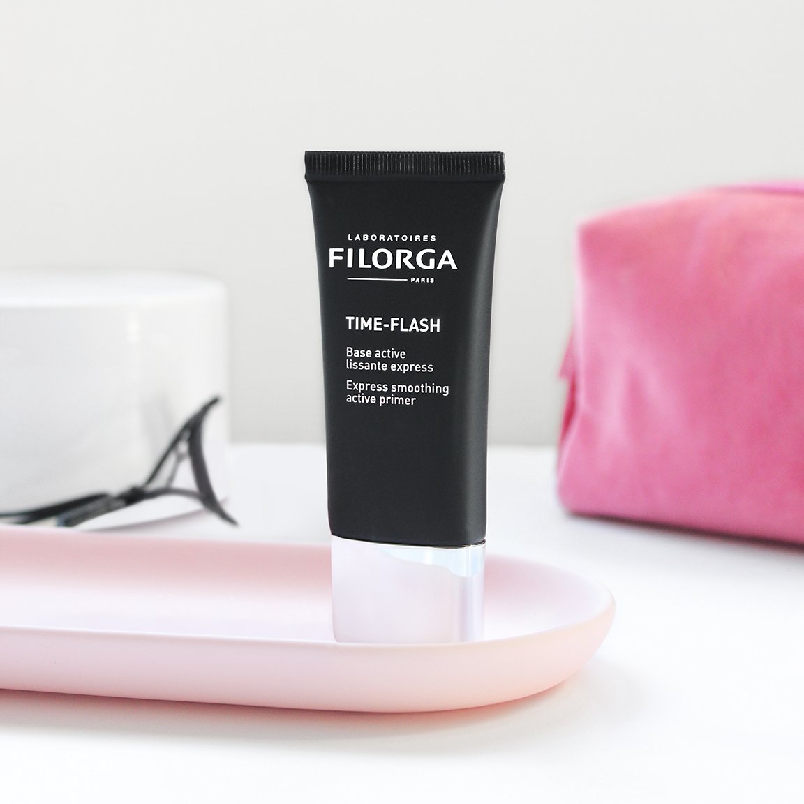 Nocibe's tweet photo. Adeptes des #soins ? Cette #base lissante #TimeFlash #Filorga va vous séduire ! Elle lisse les traits de votre peau et vous donne une mine radieuse ✨ >> https://t.co/gk3xBRmbOt https://t.co/GotLcUWqns
