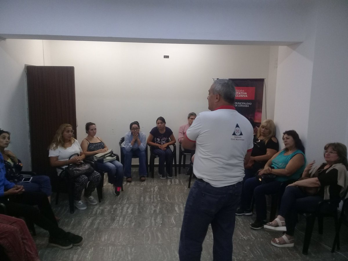 DC_MuniCba's tweet image. No sólo se preparan los vecinos para una emergencia, también los empleados municipales se capacitan en RCP  y Primeros Auxilios.Todos con el mismo compromiso porque Córdoba me Cuida.