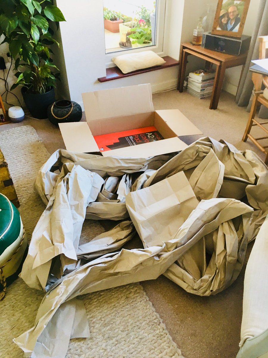 Claire_Tills's tweet photo. Thank you @AmazonUK for protecting my very delicate pad of paper in an oversized box with SO much paper it fills my front room....... 
#wasteful  #completelyunnecessary 
😡😡😡 https://t.co/gE1XJuGaqr