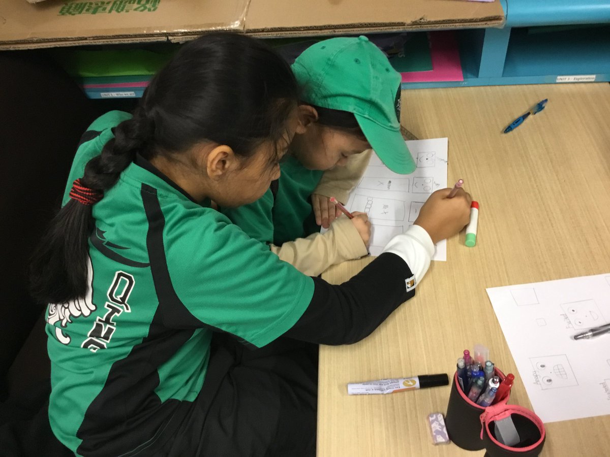 5throcks's tweet photo. 5TH share the robots and bags that they made and get some decorating help from their 2KD buddies. Let's all work together! #rchkpyp https://t.co/zEUYbCgf3D