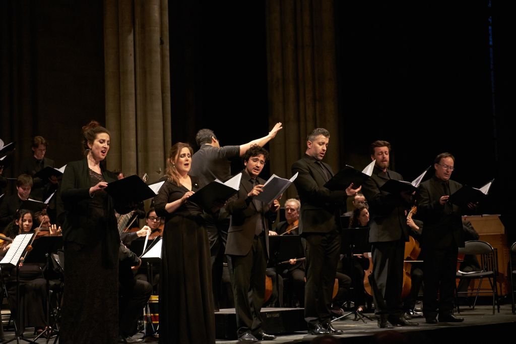 ChoeurdeNamur's tweet photo. Jean-Marie Marchal était au micro de @ChristinePincha pour parler de notre dernière production, Les Grands Motets de #Lully que nous enregistrerons au @CVersailles après une représentation exclusive �� #Namur le 4 février
Tickets: https://t.co/Sg3dWmZO6g
https://t.co/JXWxEalA6o https://t.co/rswJwEDbu1