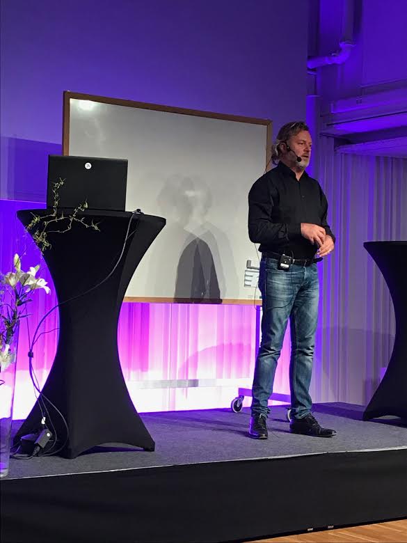 JSvHBlockchain's tweet image. I’m spreading the word about blockchain to the new generation at student blockchain meetup!