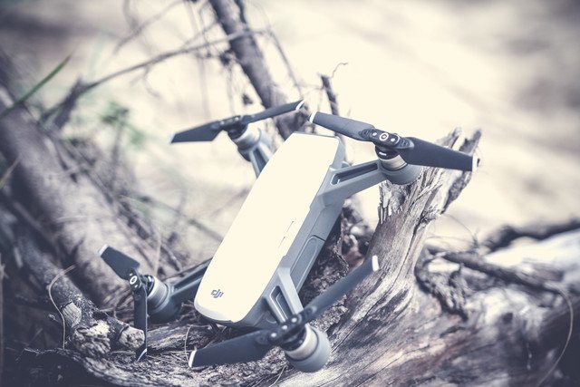 Tech_On_Tests's tweet photo. DJI Spark &amp; DJI Drones To Enter A New World
==> To Read Here: https://t.co/XgZhf1ZwYs 
==> To Watch Video Here: https://t.co/zzy4hwJXK8 https://t.co/T0eBHUoiAS