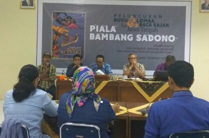 BrunoUpdate's tweet photo. #BrunoUpdate Lomba Baca Puisi Piala Bambang Sadono Berhadiah Ratusan Juta https://t.co/eOKEFPgNVL #Indonesia https://t.co/Ou29xB7KKy