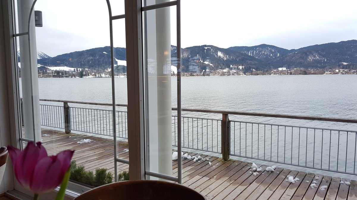 Starting into a long weekend. First step Breakfast in Tegernsee 😀 Very nice view.
