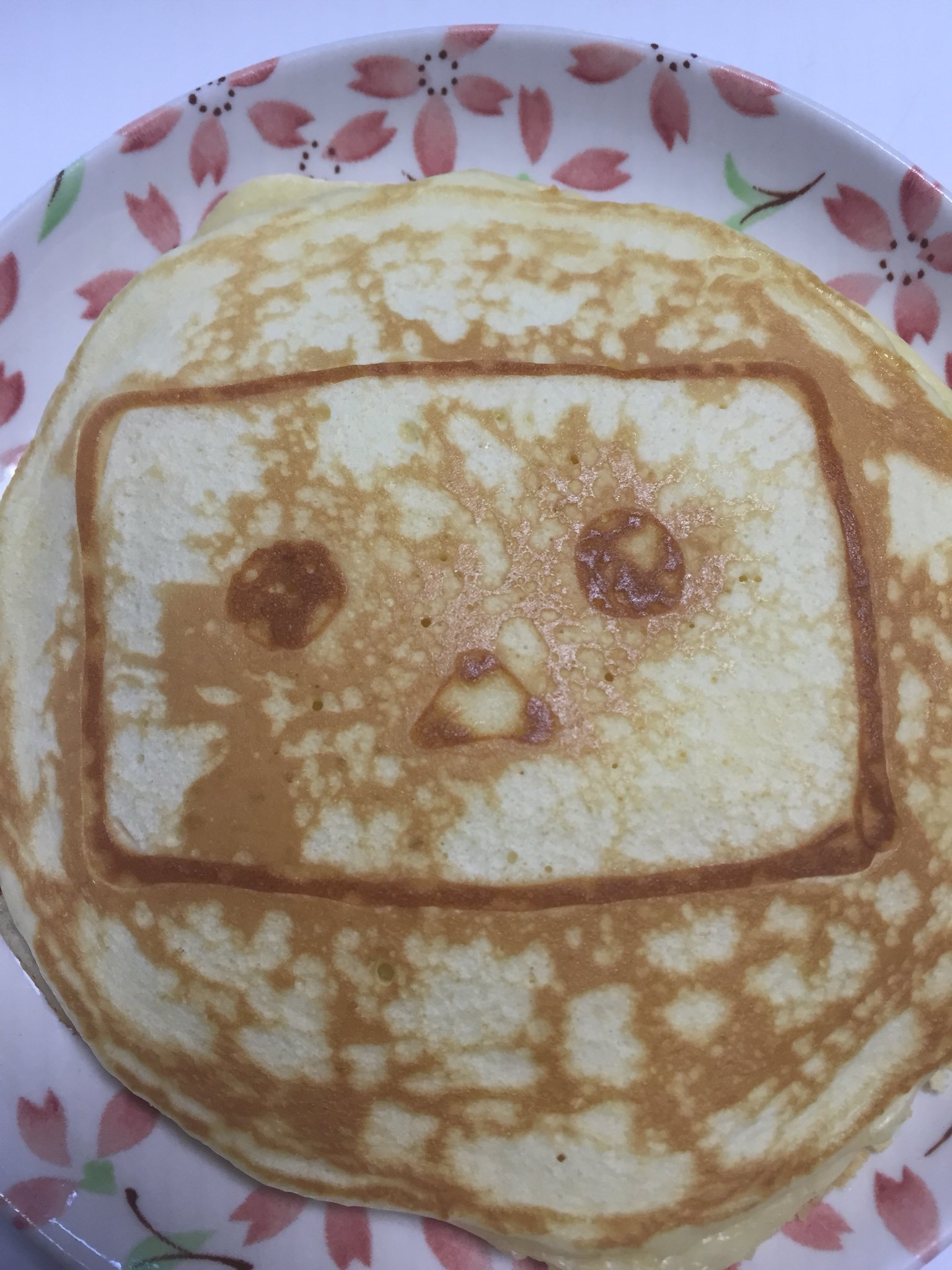 くお はいね そしてもう一つホットケーキといえばよつばとのホットケーキ よつばちゃんは画力の足りなさで描けなかったのでダンボー ホットケーキの日 よつばと T Co Kwjtags9ts Twitter