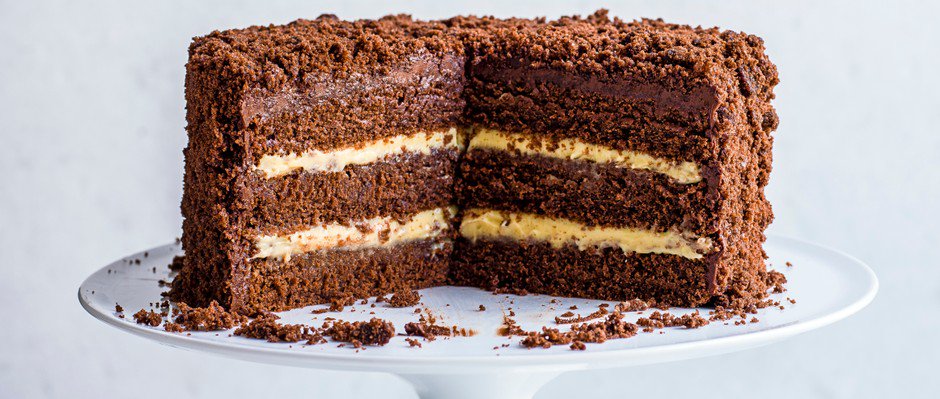 baguettedujour's tweet photo. It’s #InternationalChocolateCakeDay tomorrow. Celebrate this #foodholiday in style with these #bestever chocolate cake #recipes @olivemagazine https://t.co/LTQalDCI70 https://t.co/apDnYop3nw