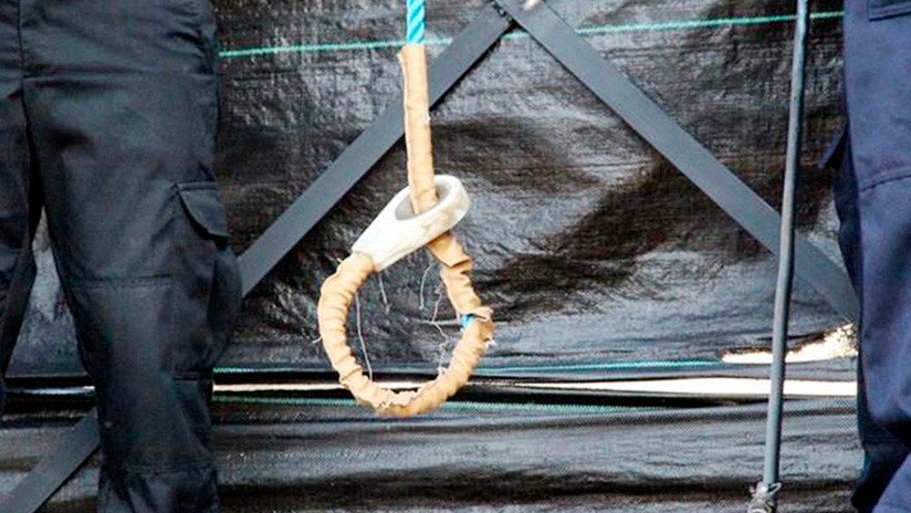 ActualidadRT's tweet photo. Pakistán considera ahorcar en público a violadores y asesinos de menores https://t.co/DK8DtuAnTP https://t.co/ofNtbCIT87