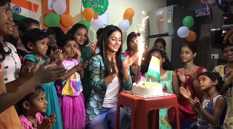 AhmedabadTimes's tweet photo. That’s how @eyehinakhan likes to celebrate Republic Day, surrounded with future of the country. https://t.co/VcSfybfUe2