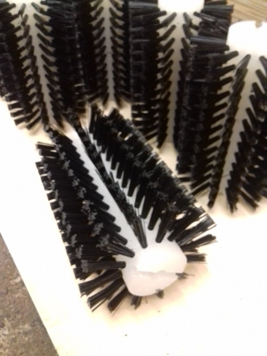 BrushesNwltd's tweet image. Early start to finish off the  all important "Golfer's shoe cleaner " brushes. #keepemclean #bootbrush  #Golf