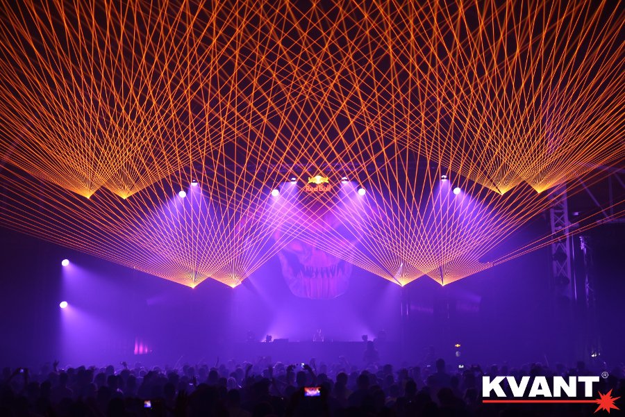 KVANT Laser on Twitter: "10x #KVANT Spectrum 30W #lasers at Masters of  Hardcore #lasershow @official_MOH #marxhalle https://t.co/5Kibtc3AJZ" /  Twitter