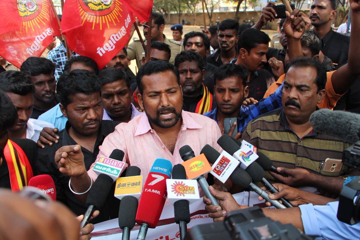 NaamTamilarOrg's tweet photo. பேருந்துக் கட்டண உயர்வைத் திரும்பப்பெற வலியுறுத்தி நாம் தமிழர் கட்சி - #இராமநாதபுரம் மாவட்டம் சார்பில் நேற்று 25-01-2018 கண்டன ஆர்ப்பாட்டம் நடைபெற்றது.

#NtkBusFareHikeProtest #Seeman #NaamThamizharKatchi #Ramanathapuram https://t.co/mrlafTOFcp