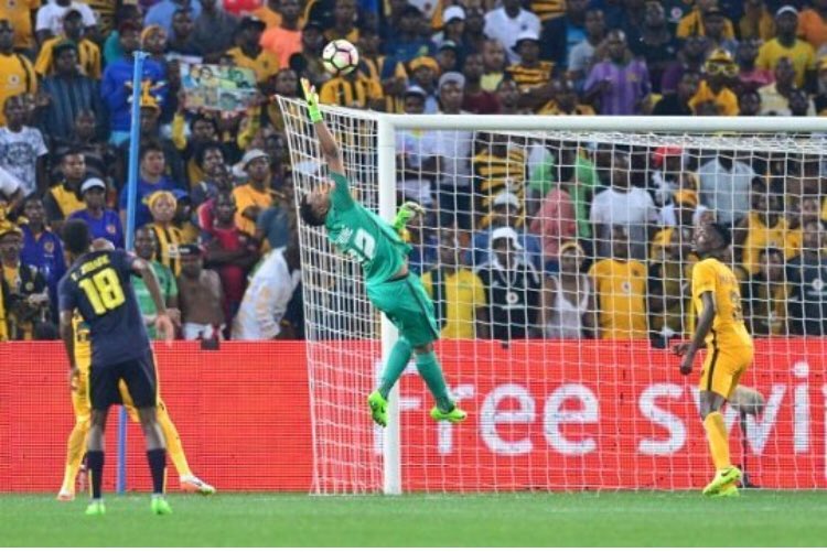 IIKHUNE_32_16's tweet photo. Build up to our mouth watering clash against #MamelodiSundowns #What are your memorable saves I’ve produced against them ?? #TeamNike #Team16_32 #TeamNoRest #PassionDriven #KCOneTeam #KCNeverSleeps #Amakhosi4Life ❤️&amp;✌🏻 @KaizerChiefs https://t.co/koac7e1XLm
