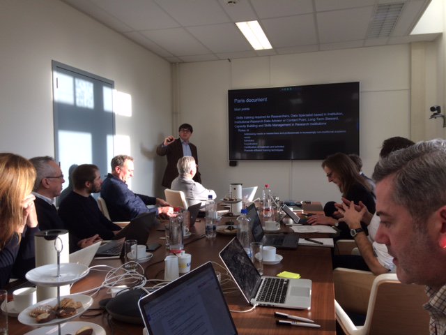 celia_vgelder's tweet photo. @HughShanahan summarizing  our #GOTRAIN 2017 Paris meeting and setting the stage for the next steps of #GOTRAIN #GOFAIR which will be discussed by many stakeholders today. https://t.co/9Slxa6C642