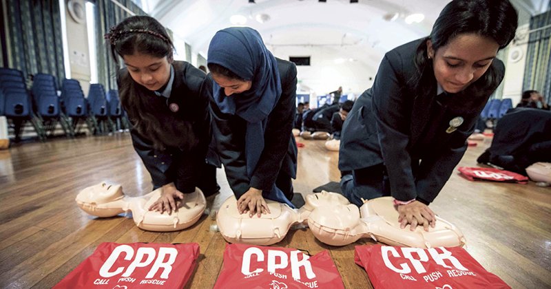 TheBHF's tweet photo. By making it compulsory for every child to receive just one hour of first aid education a year, hundreds of thousands of young people could be empowered with the skills to save a life. Help us achieve this by visiting: https://t.co/nIE8fITGht https://t.co/iWcFt35wS9