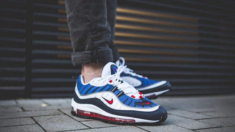 thesolesupplier's tweet photo. Nike Air Max 98 Womens Gundam
LIVE at Sneakersnstuff
Link > https://t.co/HqoVLHYnME https://t.co/YEcip40ZCK