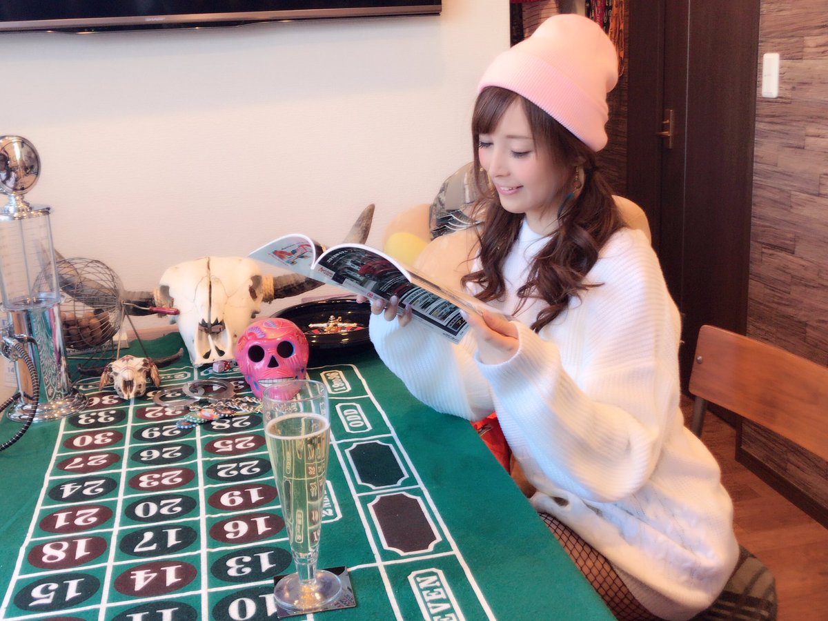 corin0205's tweet photo. わーん😖忙しいっ(´；Д；`)
まったりしたいな🎀
新しいお仕事の打ち合わせに行ってきます🙂

#dodge #ram #dodgeram #ramsrt10 #mopar #modernmopar #ramvan #dodevan #8282style #アメ車マガジン #アメ車
#目指せフォロワー5000人
#ツインテール
#彼女とデートなうに使っていいよ https://t.co/loursqMo4z