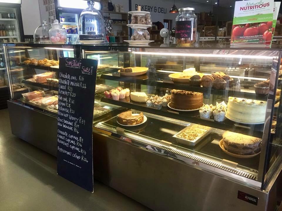 Labella_Deli's tweet photo. It’s weekend, let’s have cake! 🎂 🍰 ☕️ #tgif #weekend #fridayfeeling #cake #letshavecake https://t.co/1ppeMFXech